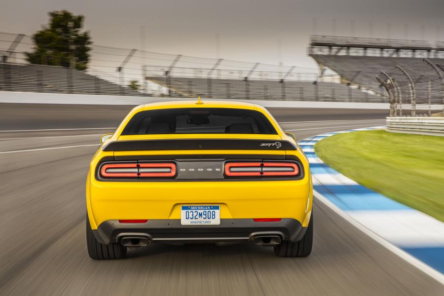  Dodge Challenger SRT Hellcat Widebody 2017 года  (фото 23 из 69)